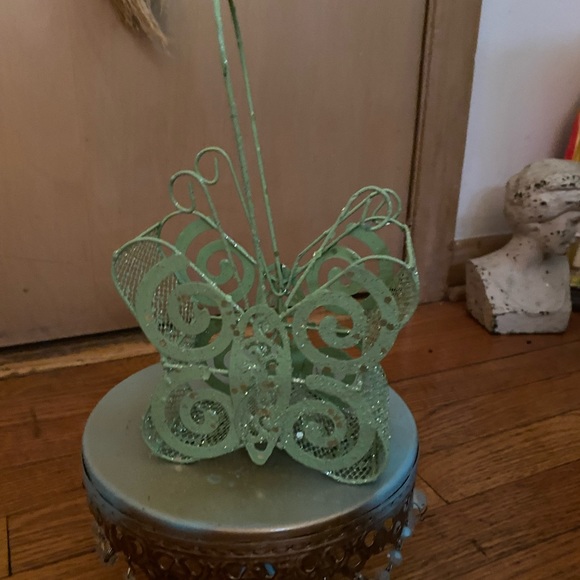 Butterfly Basket - Picture 3 of 3